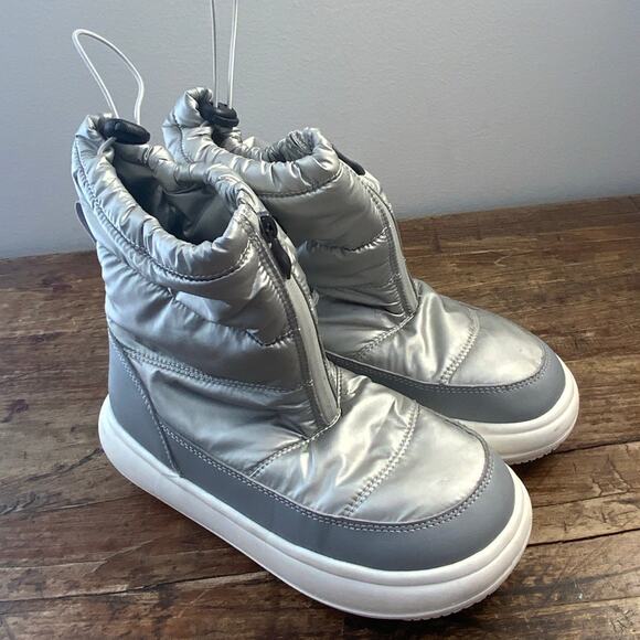 Dream Pair Silver‎ Snowboots size 3 - Picture 1 of 8